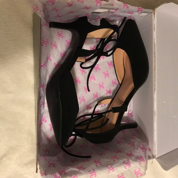 Shoes - Picture 5 of 5